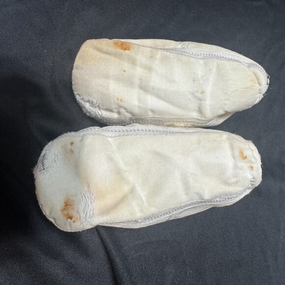 Vintage White Baby Shoes Mrs. Day's Ideal sz 2 button top Precious - Picture 5 of 5